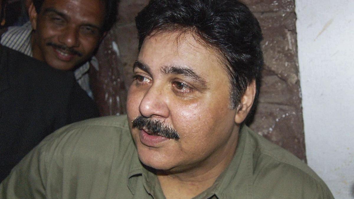 Kajol, R Madhavan and others mourn veteran actor Satish Shah's death